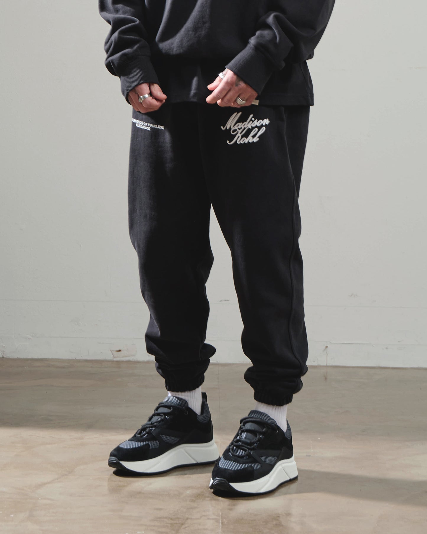 Time Flies Cuffed Jogger Black