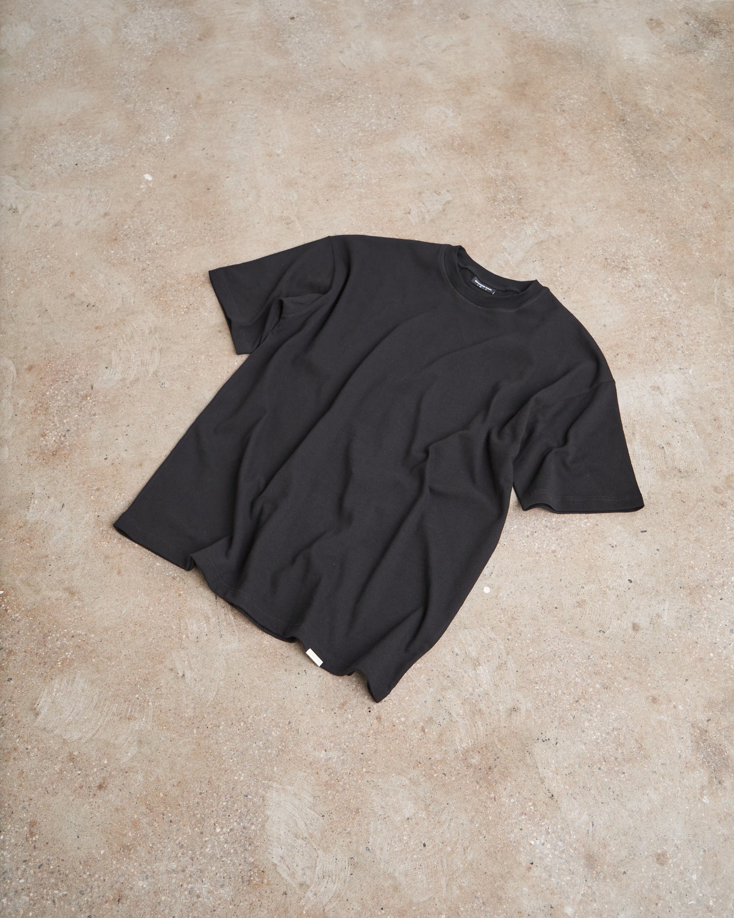 300gsm ESSENTIAL OVERSIZED T/SHIRT - BLACK