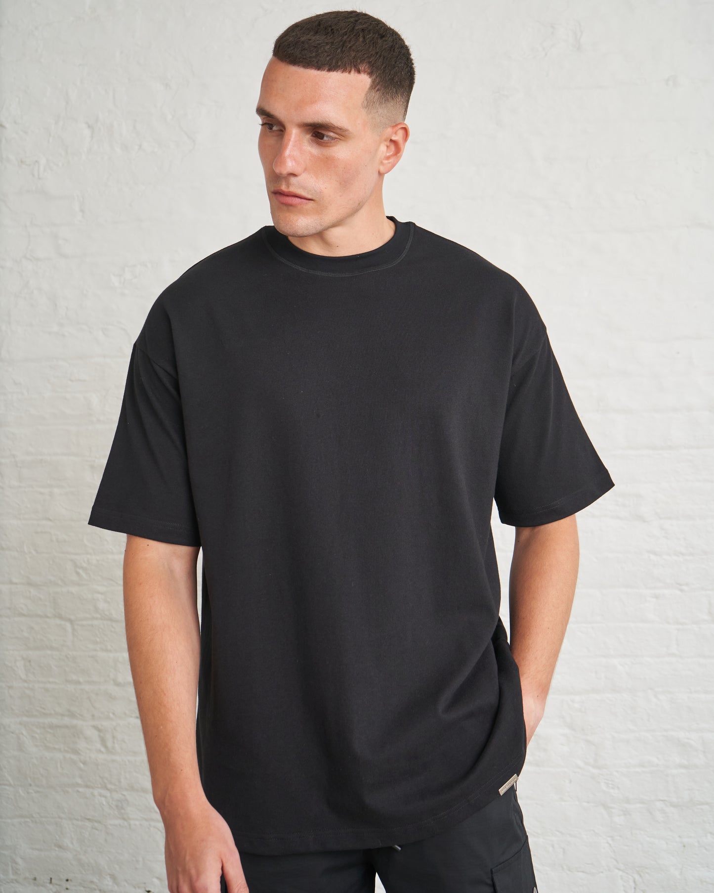 300gsm ESSENTIAL OVERSIZED T/SHIRT - BLACK