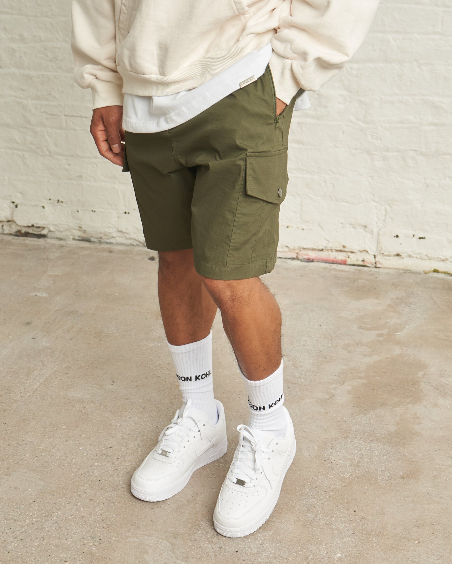 CARGO SHORTS - KHAKI